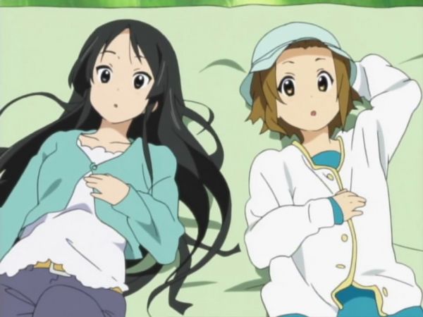 Vulnerable Mio is vulnerable K-ON_-_02_-_Large_28.jpg